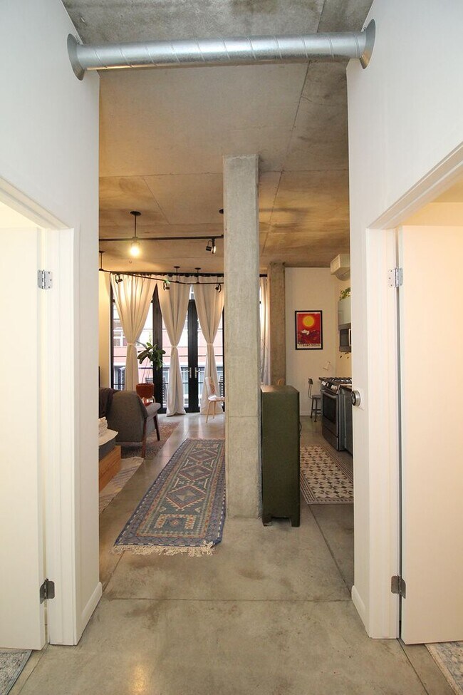 Foto del edificio - Modern and Secure Fully Furnished Studio C...