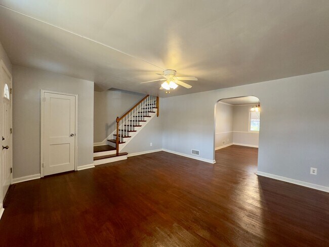 Foto del edificio - Charming 3 Bedroom/2 Bathroom Townhome in West Edmondale, MD! 25% off first month’s rent
