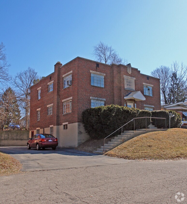 Primary Photo - 308 Constantia Ave