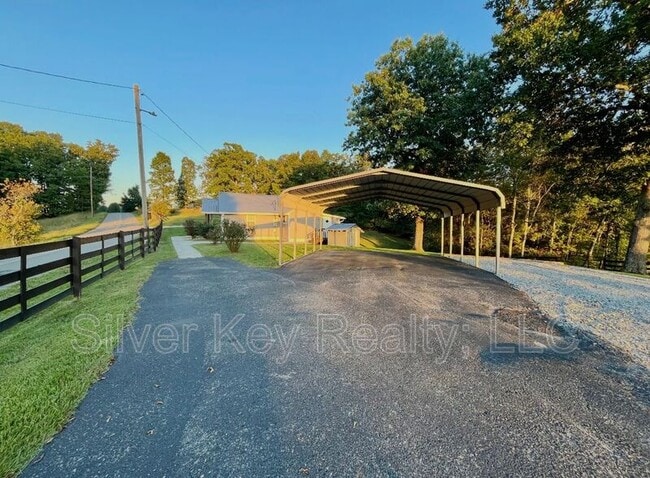 Building Photo - 1858 Reed Rd