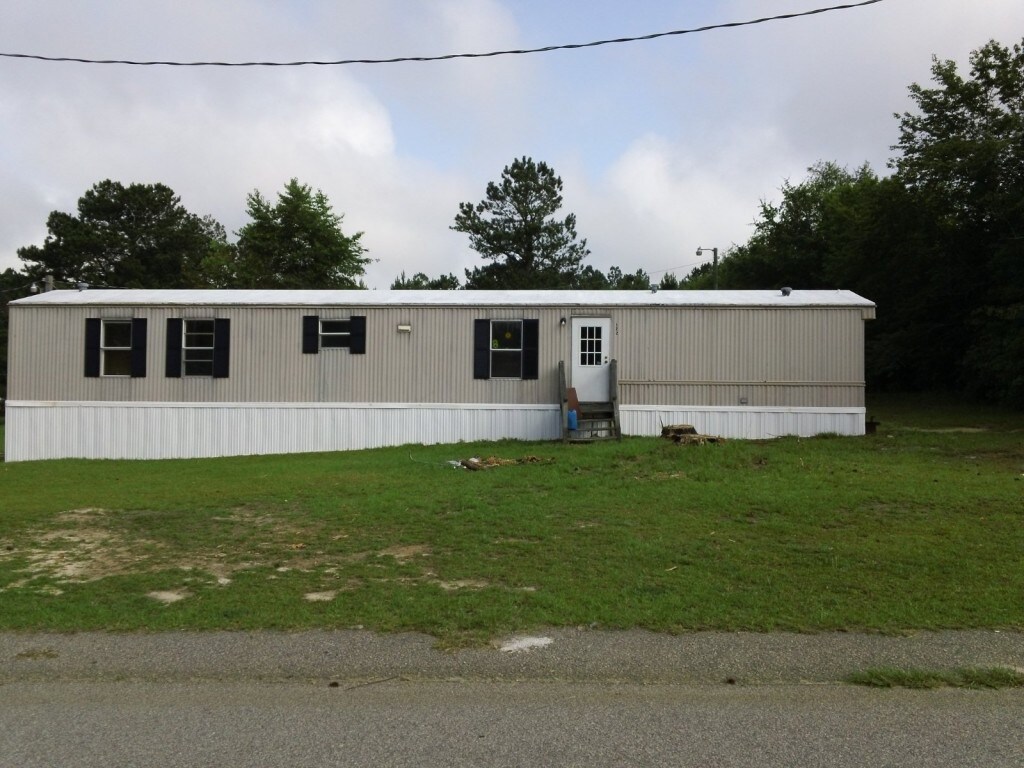 Primary Photo - 122 Valley Dr