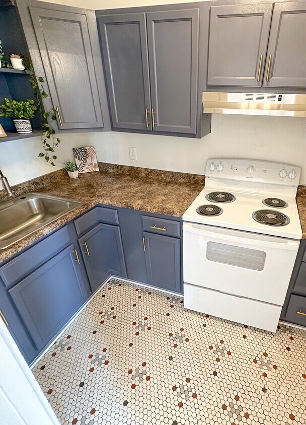 Primary Photo - Kingman Blvd Apartments