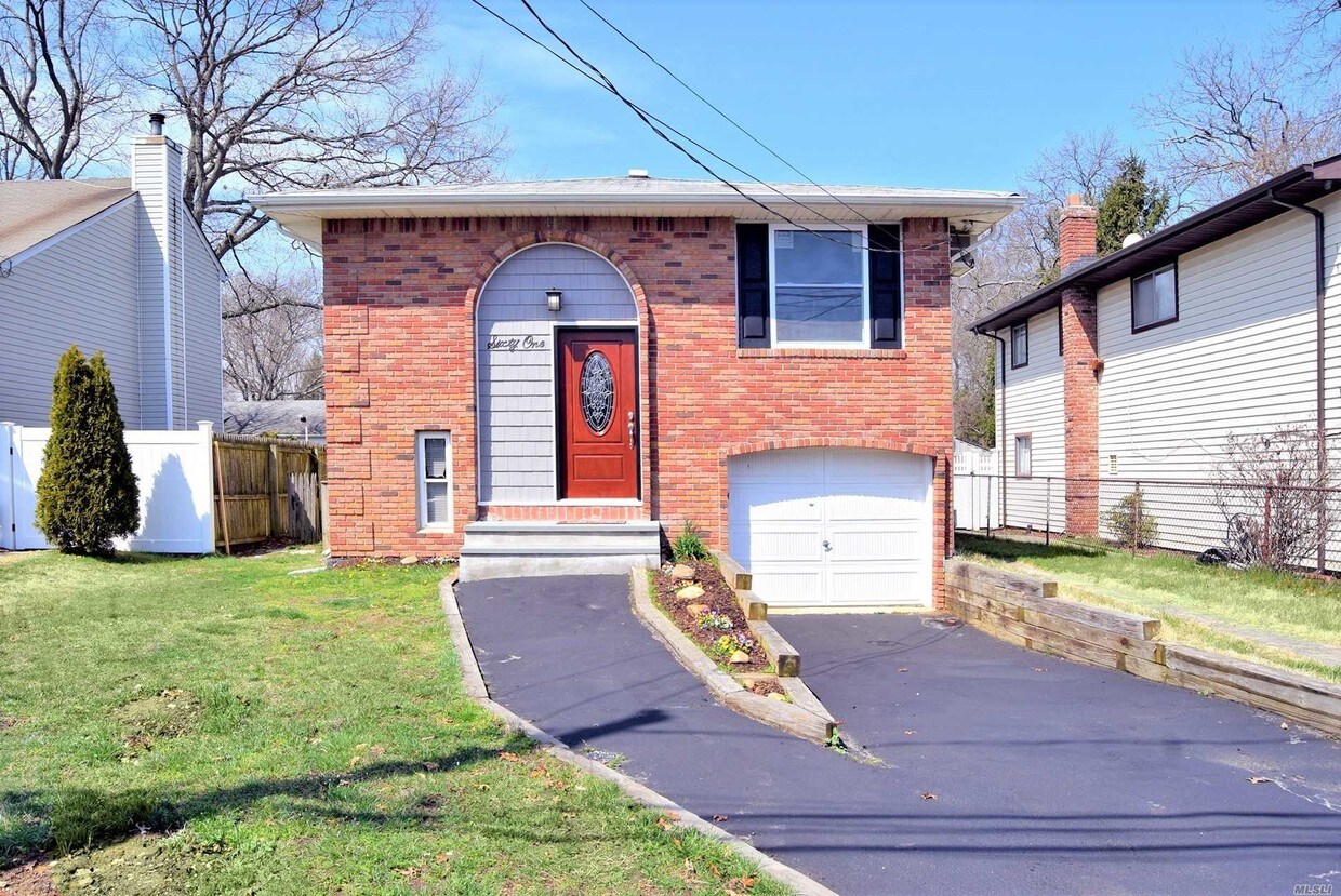 Primary Photo - 61 W 1st St