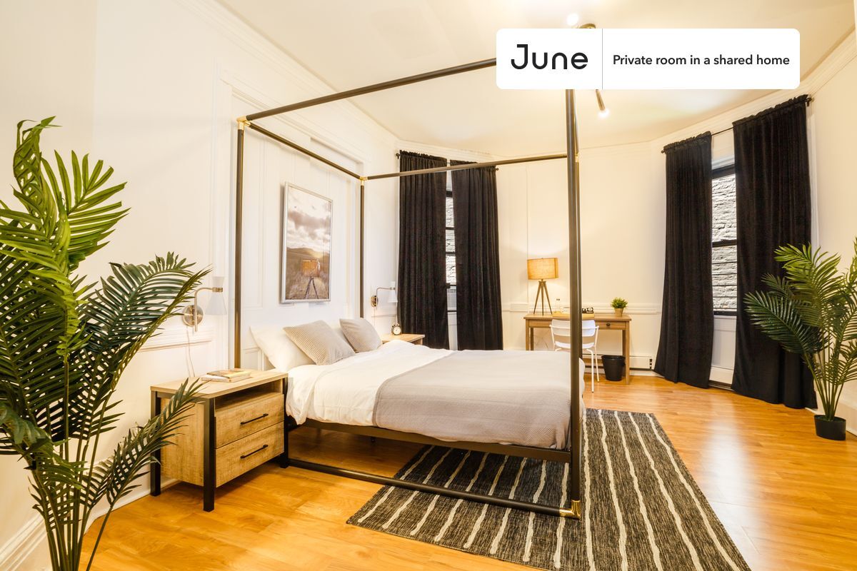 Foto principal - Room in Shared 4 bed/1 bath home