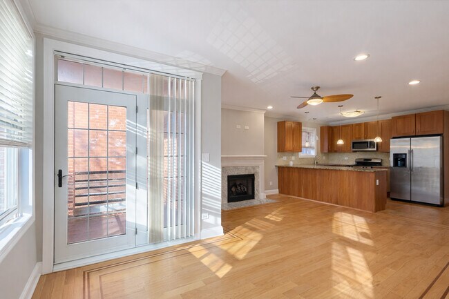 Foto del edificio - 6621 S Ingleside Ave