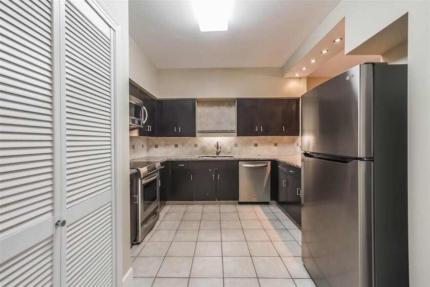 Photo - 15 Greenway Plaza Unit 5C