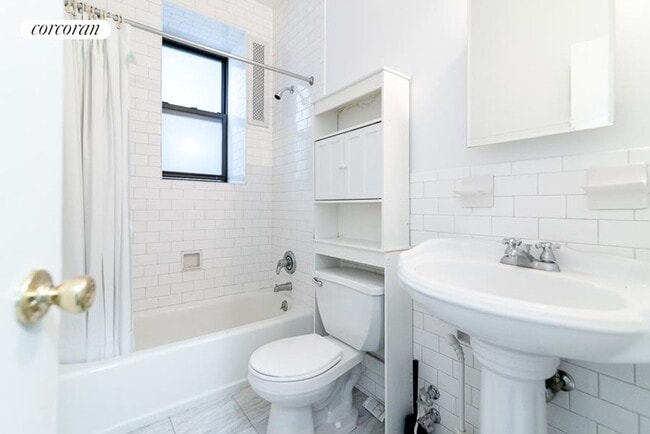 Foto del edificio - 2841 Broadway