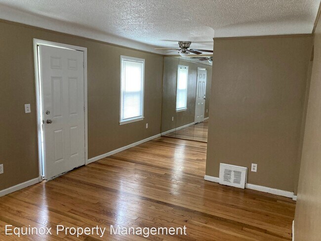 Building Photo - 3 br, 1 bath House - 19381 Beaconsfield