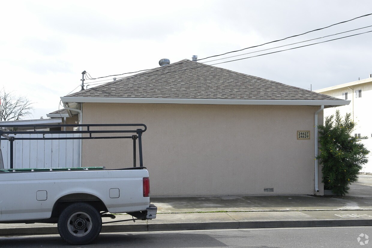 Building Photo - 24627-24629 Soto Rd
