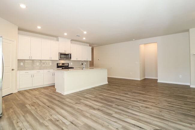 Building Photo - 376 Magnolia Dr