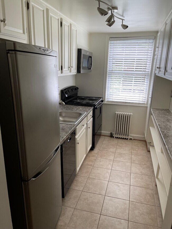 416 Bashford Ln Unit 103, Alexandria, VA 22314 Condo for Rent in