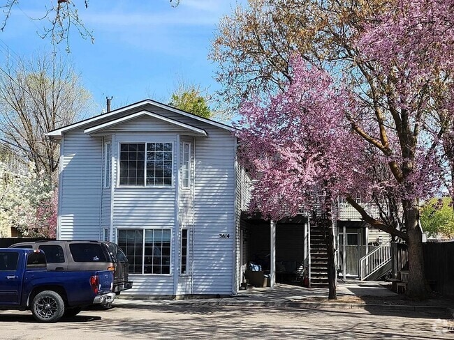 Building Photo - 3814 W Glendale St