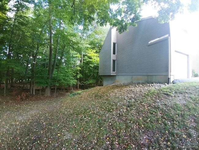 Building Photo - 3634 E Meadows Ct