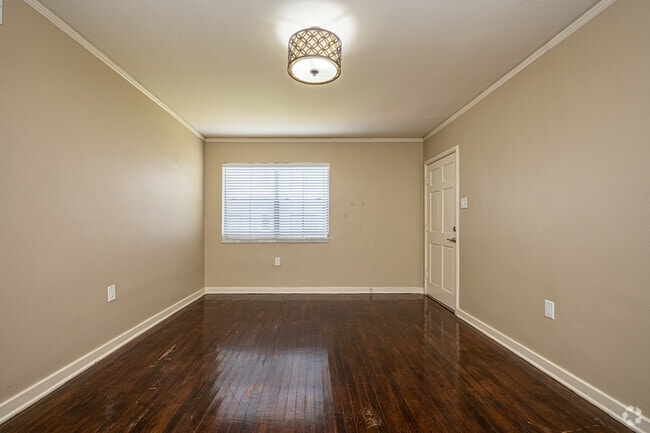 2BR, 1BA - 1,000SF - Living Room - Downtown Living With A Capitol View!