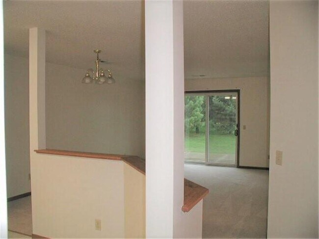 Foto del edificio - 855 Highview Dr