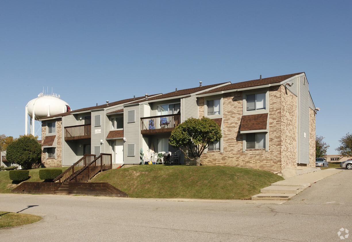 Primary Photo - Stratford Square Apartments