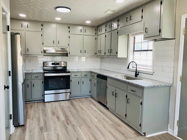 Foto del edificio - 800 Bedford Bay Trail