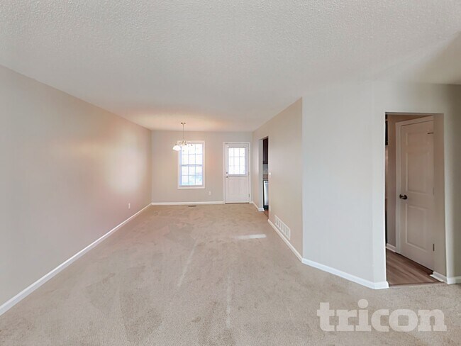 Foto del edificio - 404 Remington Ct