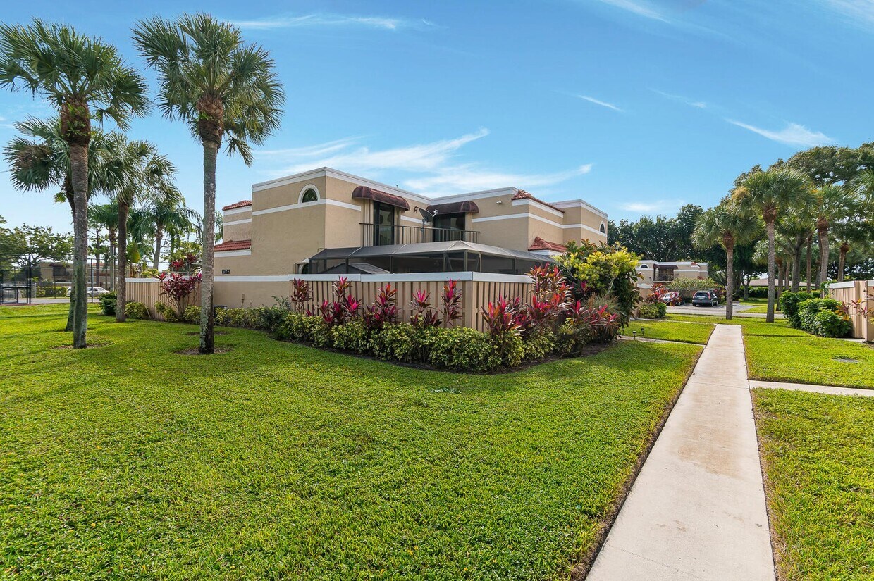Foto principal - 3715 Village Dr