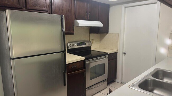 Foto del edificio - 1119 Goldenrod Rd