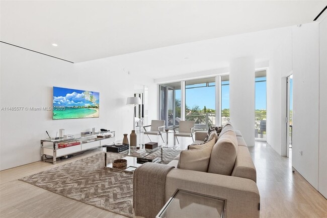 Building Photo - 9001 Collins Ave