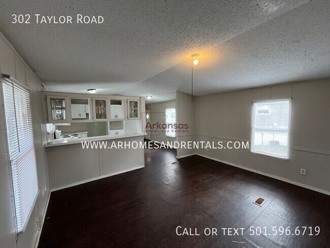 Building Photo - 302 Taylor Rd