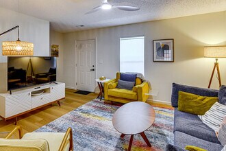 Building Photo - 2630 Kantz Dr