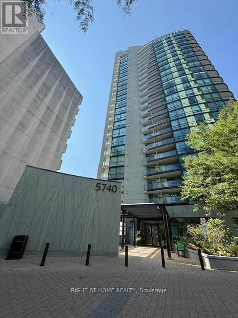 Building Photo - 5740 Yonge St