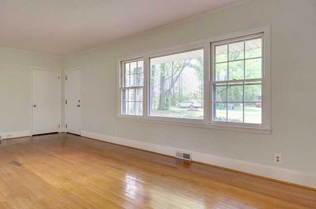 Foto del edificio - 827 Glendora Dr