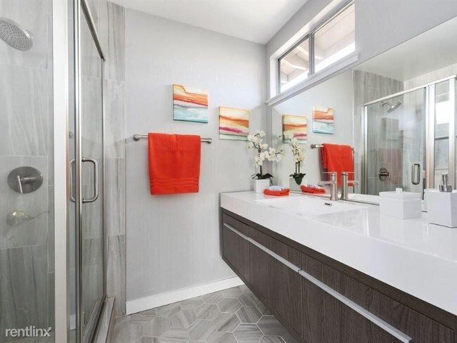 Foto del edificio - 3 br, 2 bath Apartment - 911 Henderson Ave