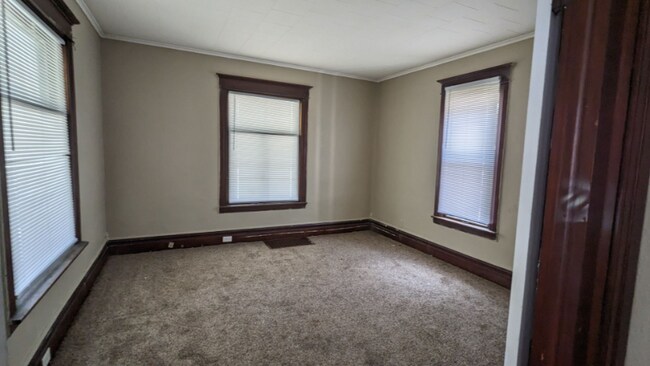 Building Photo - 668 Amity Ave