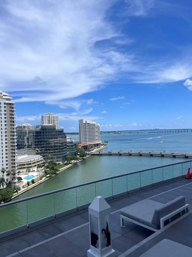 Foto del edificio - 495 Brickell Ave