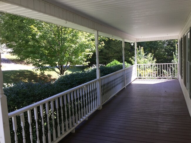 Foto del edificio - 3 Bed 3 Bath Home in Hendersonville!!