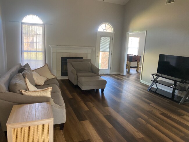 Foto del edificio - 3683 Old Ferry Rd