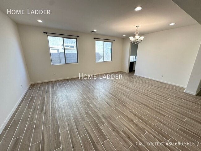 Foto del edificio - 3133 N Loma Vista