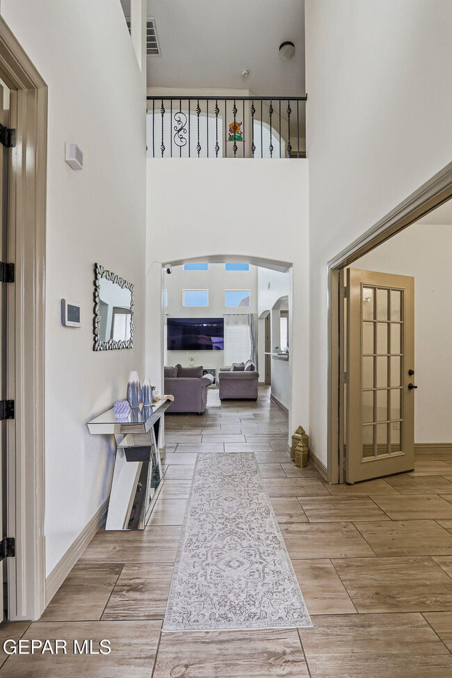 Foto del edificio - 12081 Silver Crown