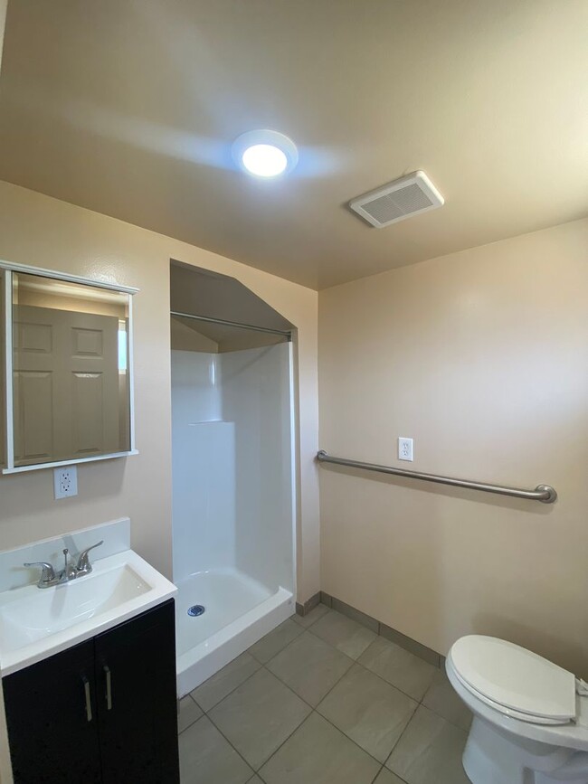 Building Photo - M120