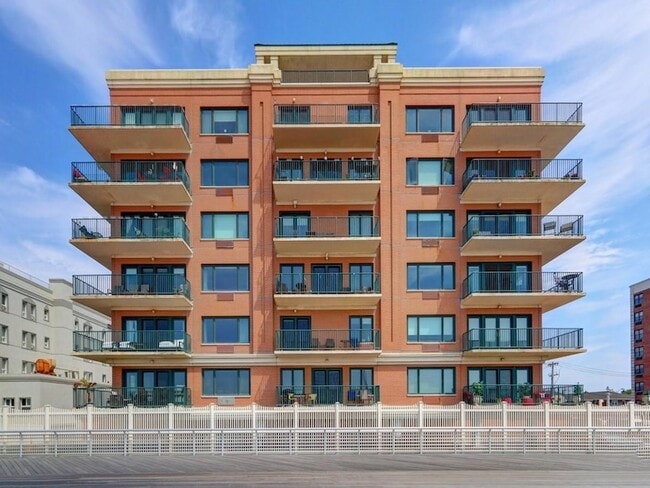 Building Photo - 260 W Broadway