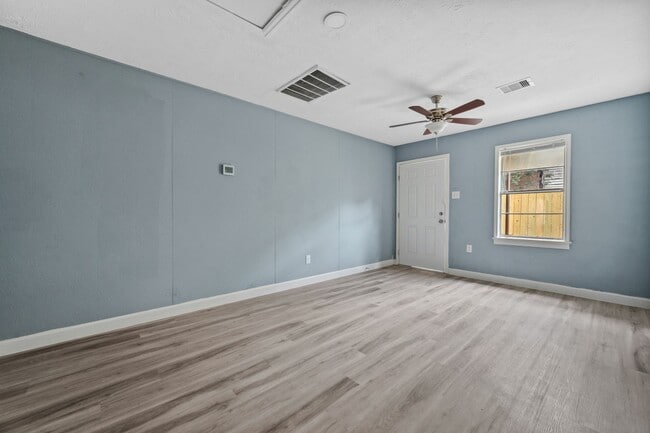 Foto del edificio - 3423 Nettleton St