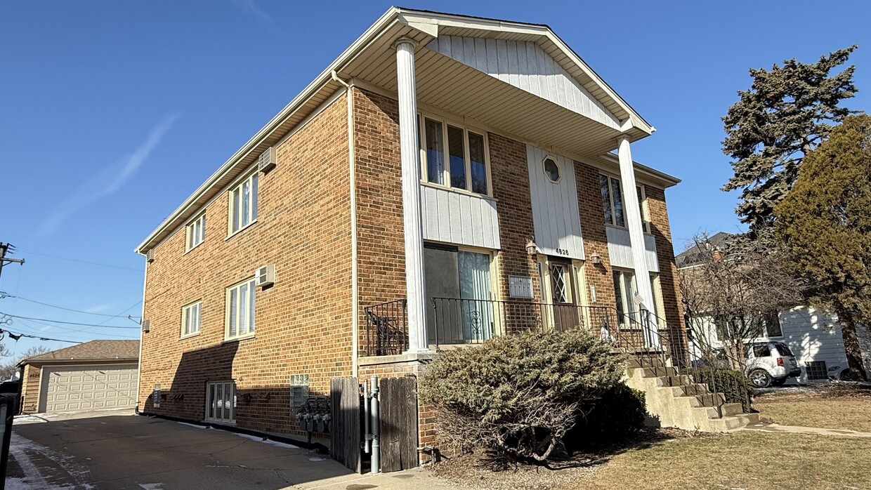 Primary Photo - 4626 Arthur Ave