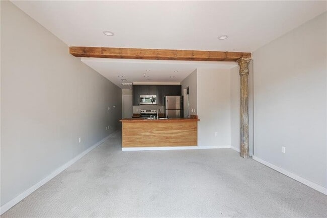 Building Photo - 709 Jackson Ave