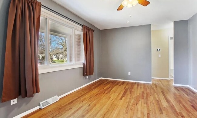 Building Photo - 5037 NE 56th Terrace