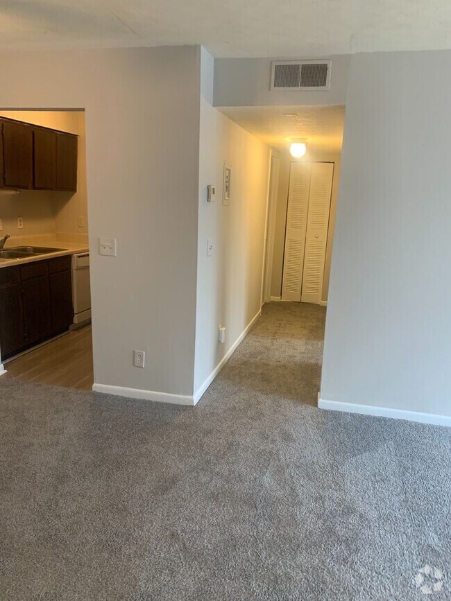 Building Photo - 400 Orchard Trace Ln