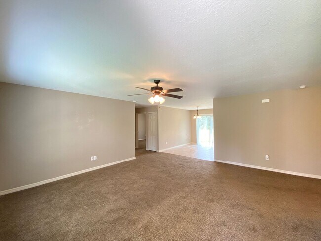 Foto del edificio - Desirable SW Ocala Neighborhood 3/2/2 **Won't Last**