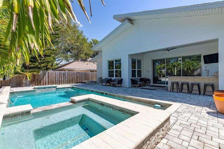 Foto principal - 6717 S Dauphin Ave