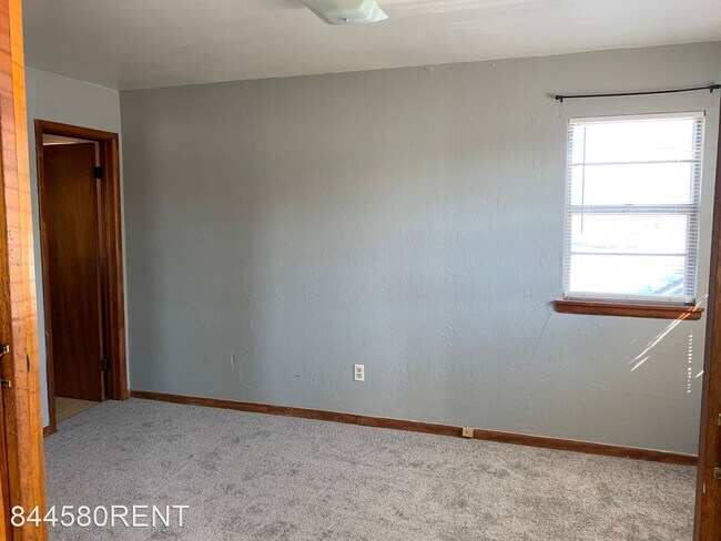 Building Photo - 1 br, 1 bath House - 1210 NW Pershing Dr