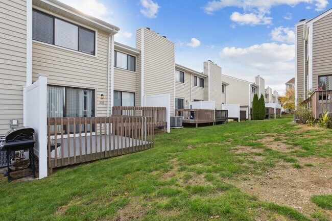 Foto del edificio - 335 Monticello Dr