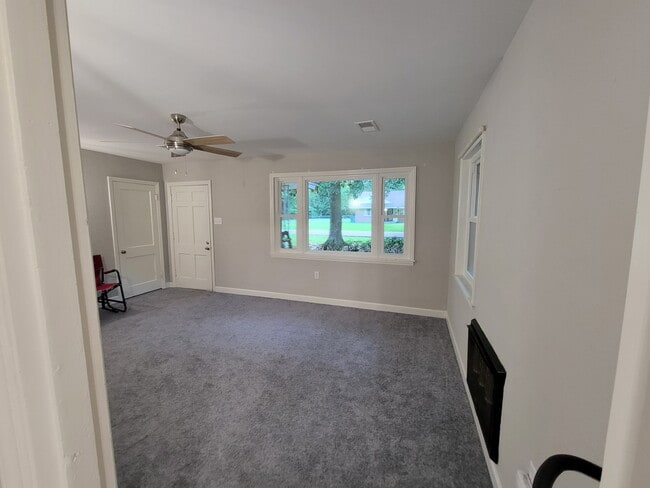 Building Photo - 7750 Mahoney Rd