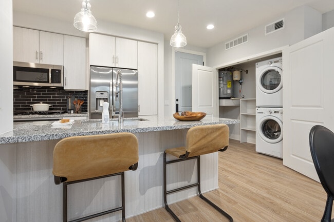 Building Photo - The Aubrey