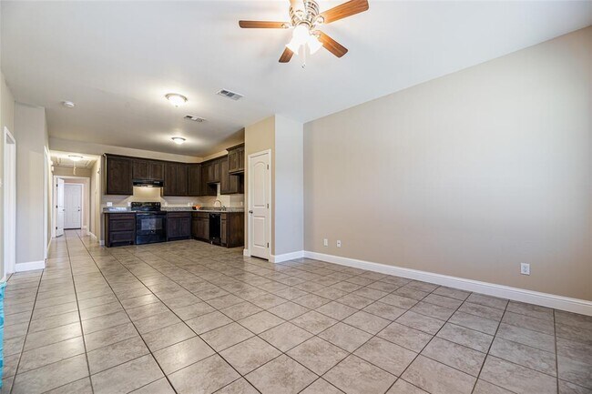 Building Photo - 7317 Colonial Dr